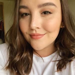 Meet your Posher, Eva